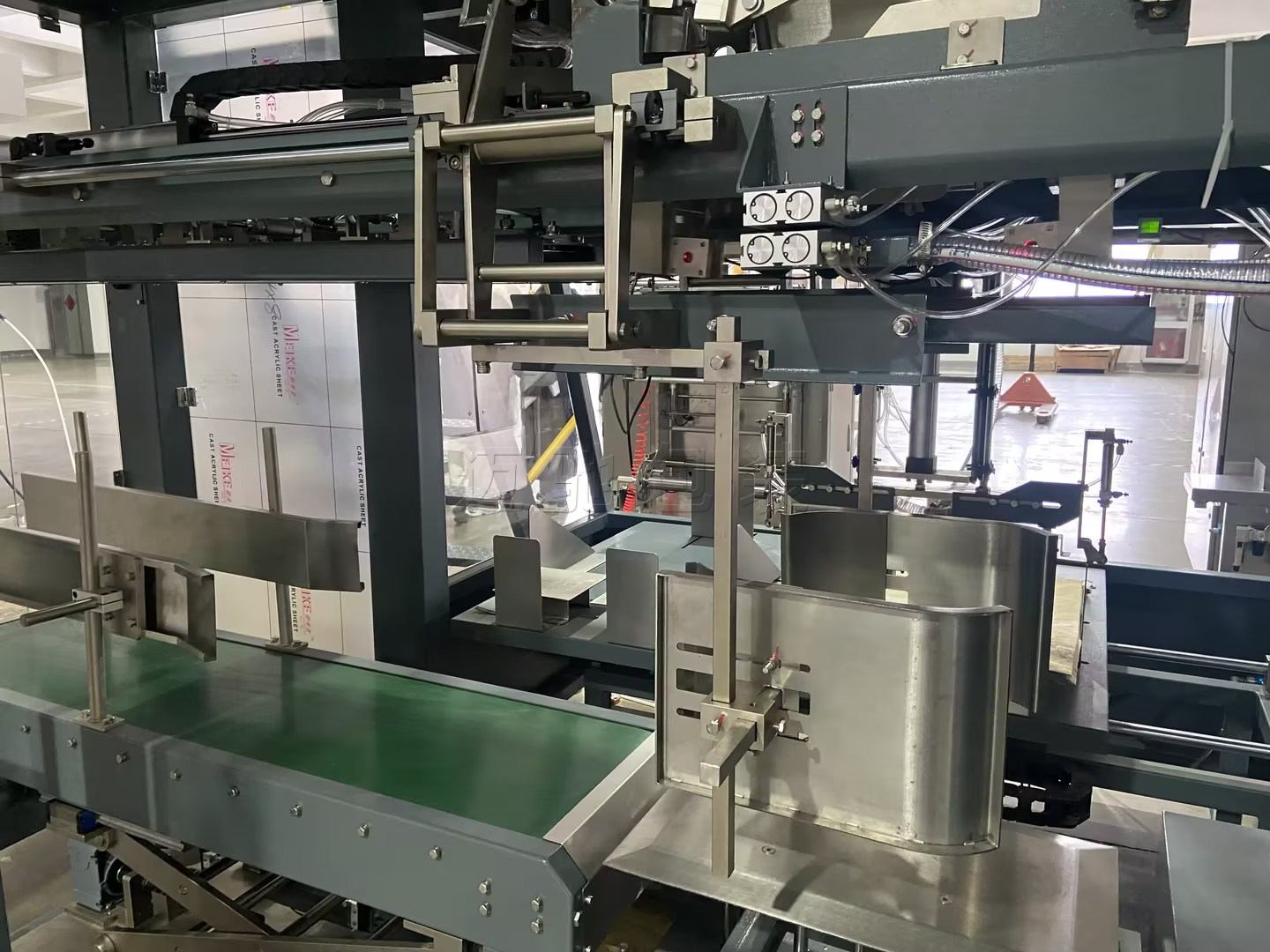 原料藥包裝機自動化革新，助力制藥行業(yè)高效合規(guī)生產(chǎn)